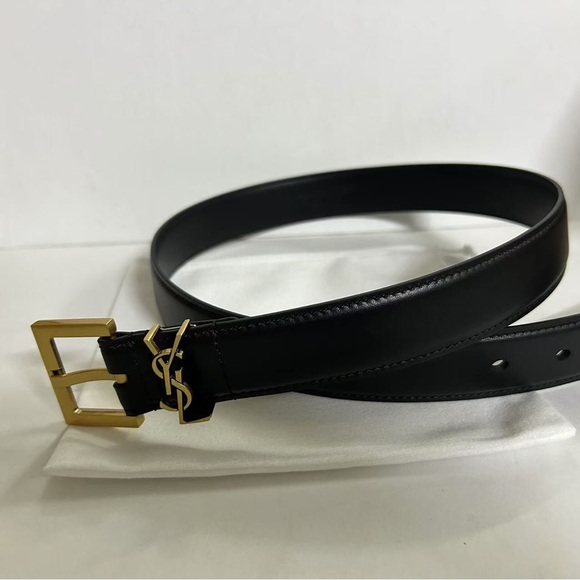 Yves Saint Laurent Elegant Black Belt with Gold Accents - Picture 3 of 6
